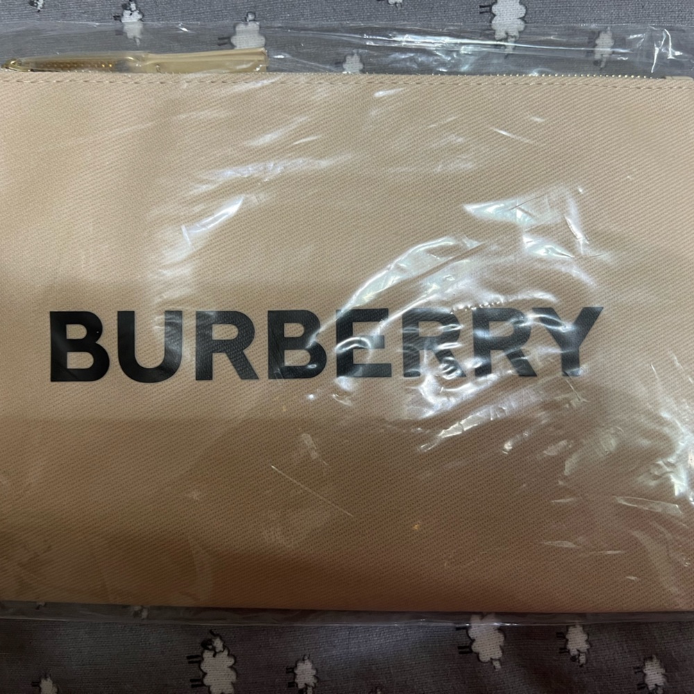 Burberry perfume pouch